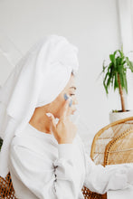 Load image into Gallery viewer, Korean Fairy Skincare™ 24k Gold Eye Patches (x10)